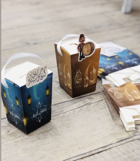 علب كرتون وسط للتوزيعات / دزينة 12 حبة