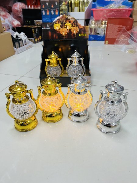 فوانيس مضيئة