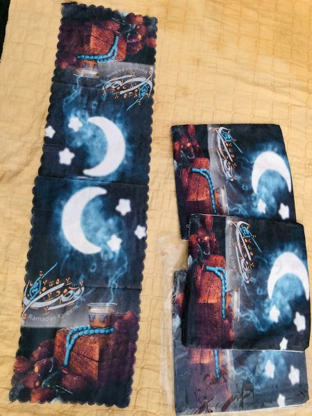 طقم 5 قطع ( 4 وجوه مخدات + رنر )