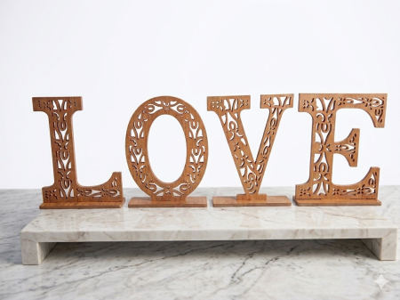 كلمة LOVE خشب Cnc