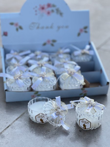 علبة اكراليك مزينة مع شمع