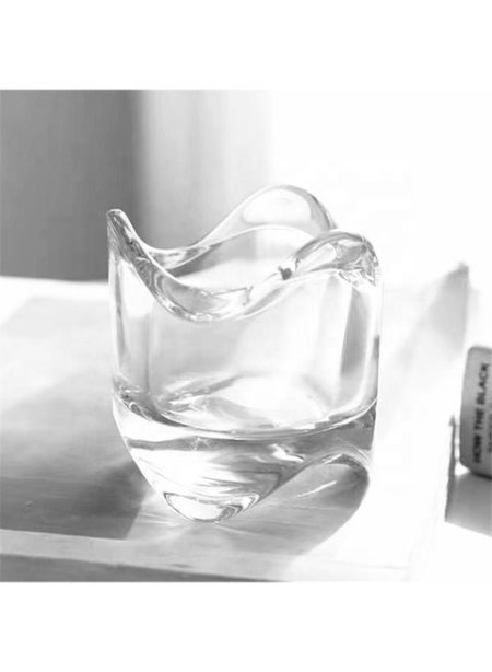 كاسة زجاج حواف معرجة