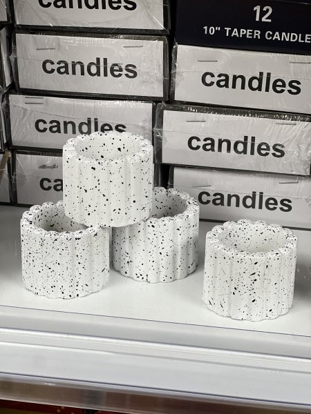 قوار حجر لصب الشمع