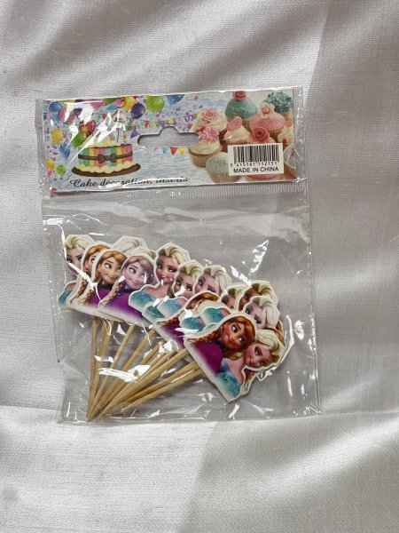 اعواد لتزيين الكيك