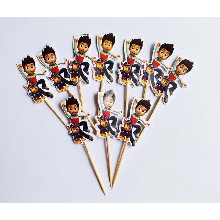 اعواد لتزيين الكيك