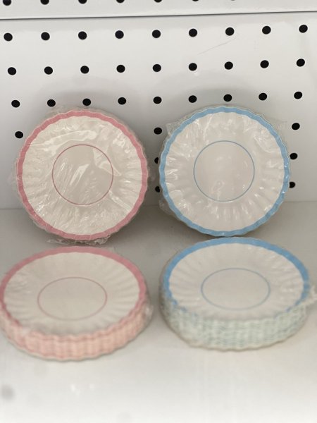 صحون كرتون صغيرة